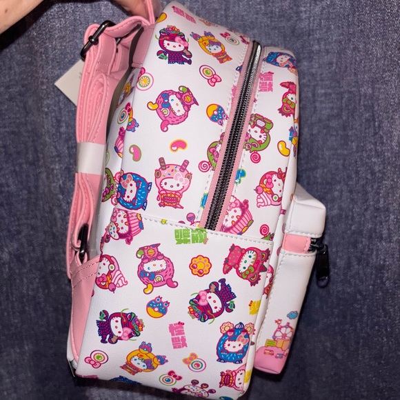 Hello Kitty Loungefly Backpack - Picture 3 of 8